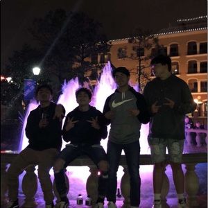 Meet your Posher, Brady